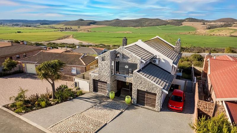 3 Bedroom Property for Sale in Reebok Western Cape